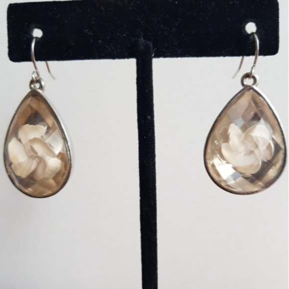 Vintage lucite reverse carved earrings - Picture 2 of 5